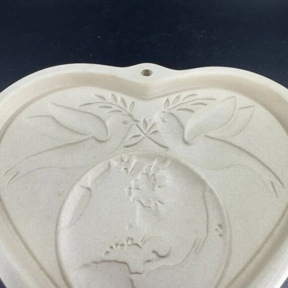 Pampered Chef Peace On‎ Earth Cookie Mold 2002 USA CERAMIC Family Heritage VTG